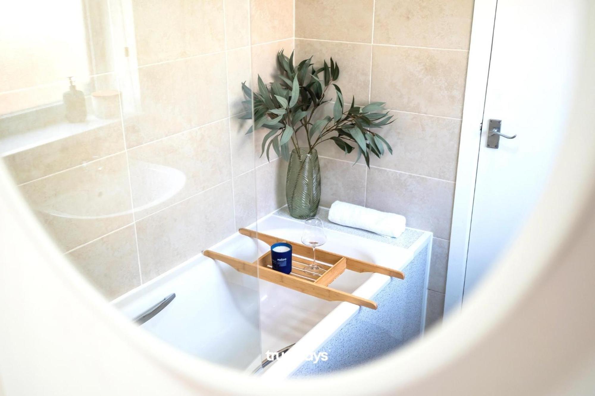Penkhull House By Truestays - 4 Bedroom House In Stoke-On-Trent エクステリア 写真
