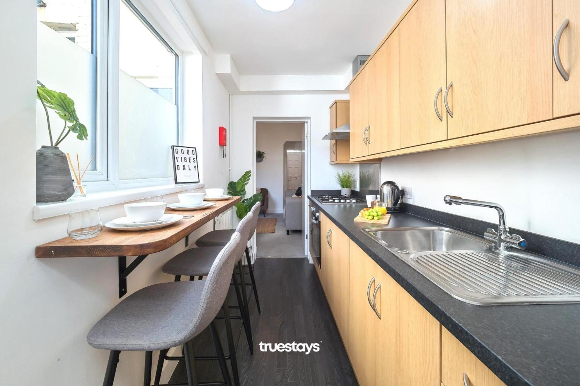 Penkhull House By Truestays - 4 Bedroom House In Stoke-On-Trent エクステリア 写真
