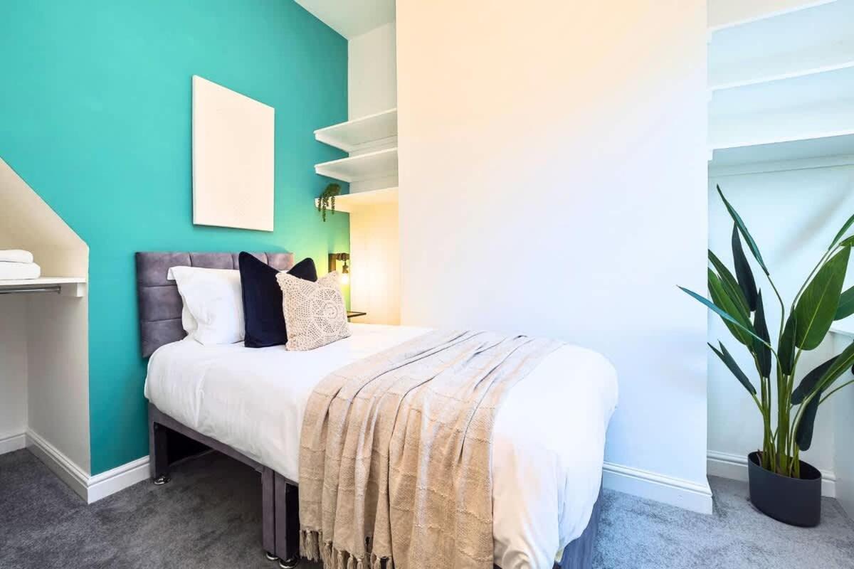 Penkhull House By Truestays - 4 Bedroom House In Stoke-On-Trent エクステリア 写真