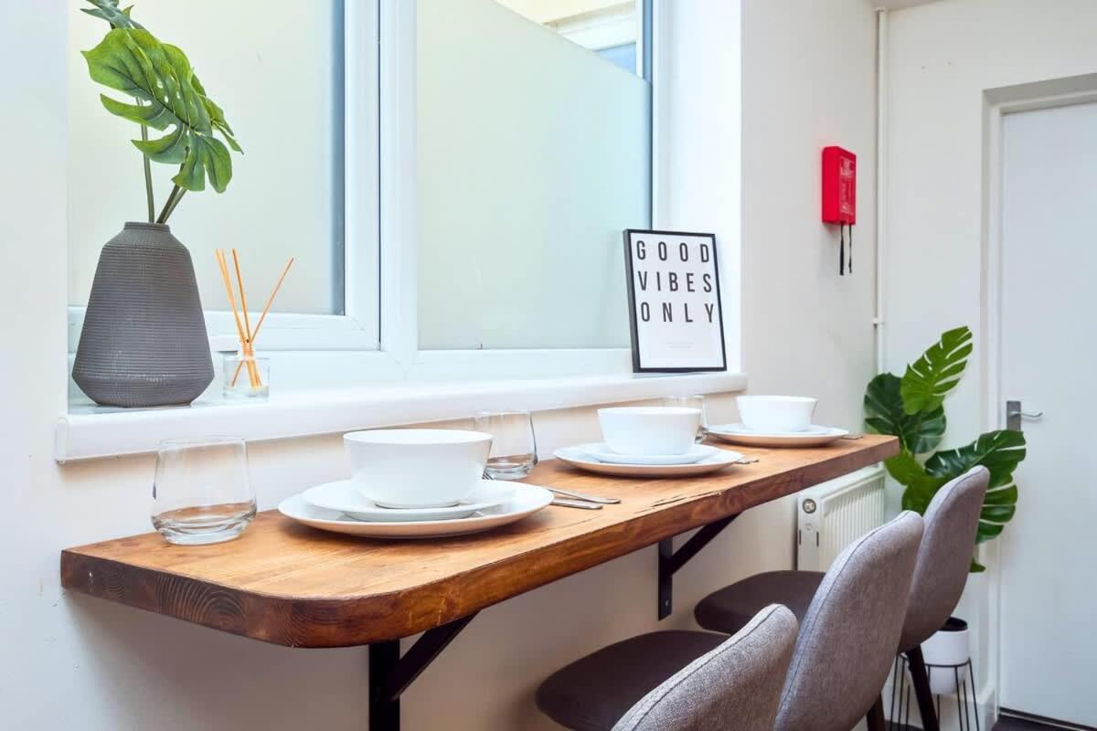 Penkhull House By Truestays - 4 Bedroom House In Stoke-On-Trent エクステリア 写真