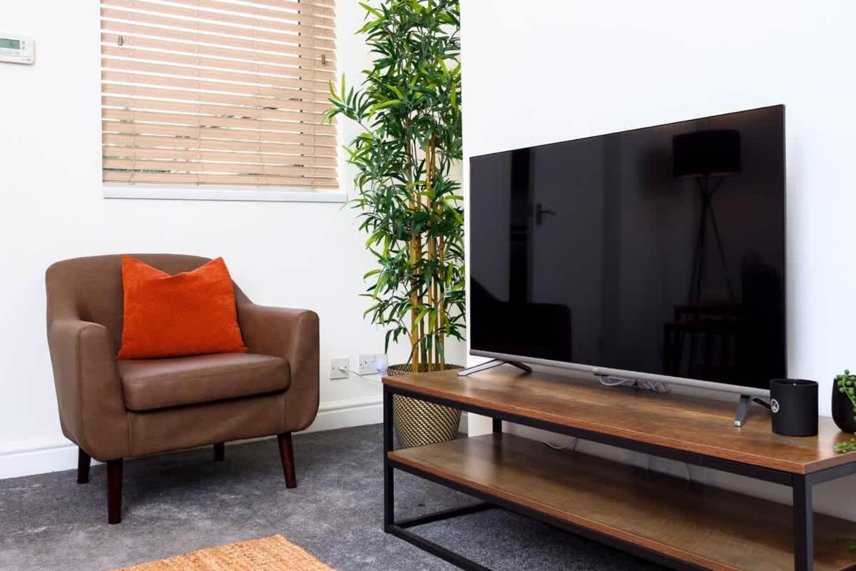 Penkhull House By Truestays - 4 Bedroom House In Stoke-On-Trent エクステリア 写真