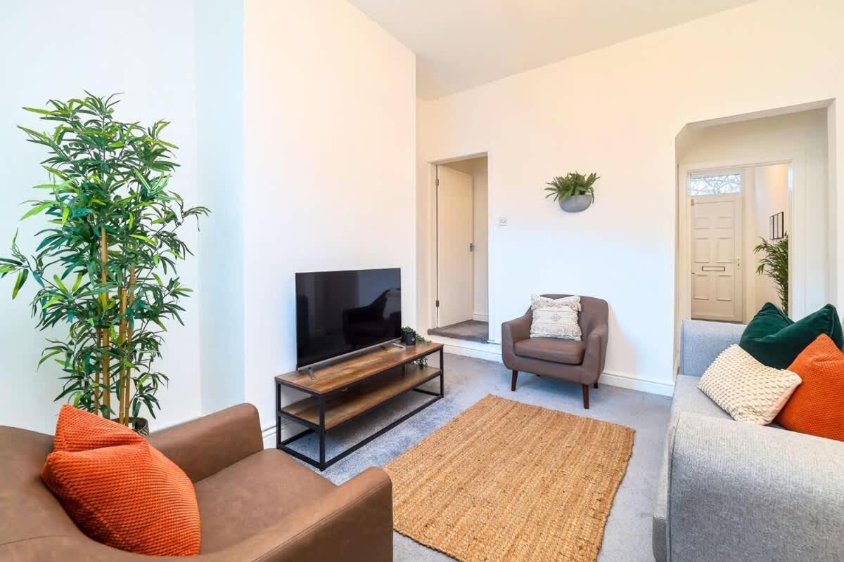 Penkhull House By Truestays - 4 Bedroom House In Stoke-On-Trent エクステリア 写真