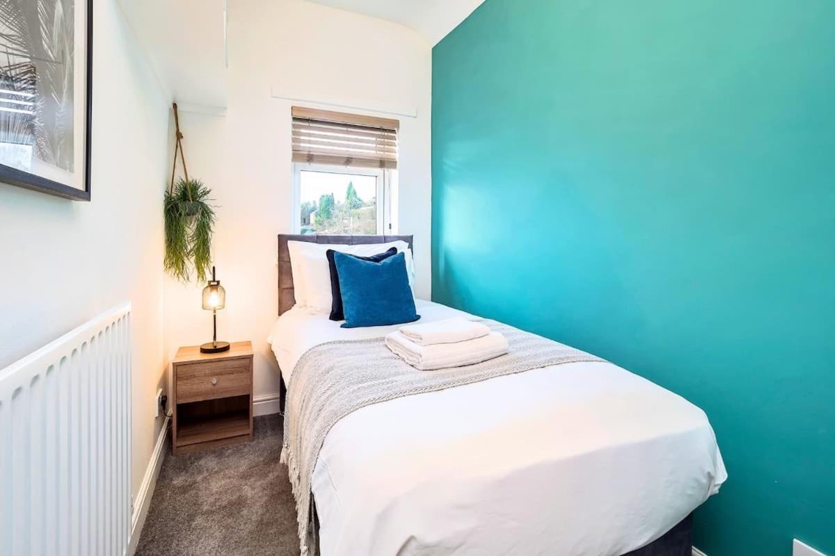 Penkhull House By Truestays - 4 Bedroom House In Stoke-On-Trent エクステリア 写真