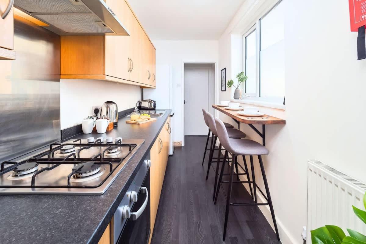 Penkhull House By Truestays - 4 Bedroom House In Stoke-On-Trent エクステリア 写真