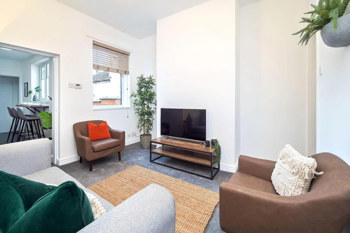 Penkhull House By Truestays - 4 Bedroom House In Stoke-On-Trent エクステリア 写真